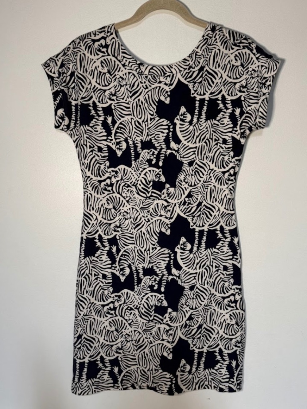 Lilly Pulitzer Zebra Dress Navy V-Neck Button Back Short Sleeve